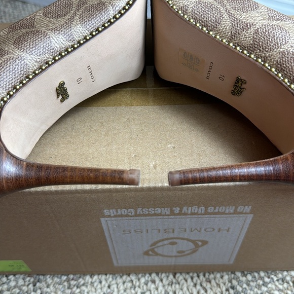 Coach • Waverly Pump with Beadchain • Tan Coated Canvas • 10 • SO Gently Worn!😍 - Picture 15 of 16